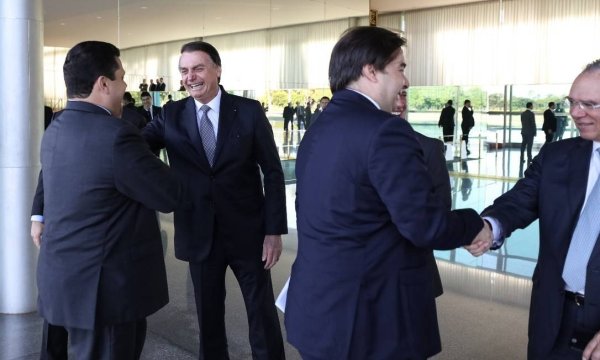 Bolsonaro, Maia e Toffoli firmam pacto: para que milhões trabalhem até morrer