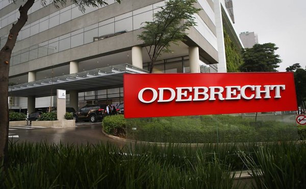 Odebrecht paga propina para garantir seus interesses junto a qualquer governo