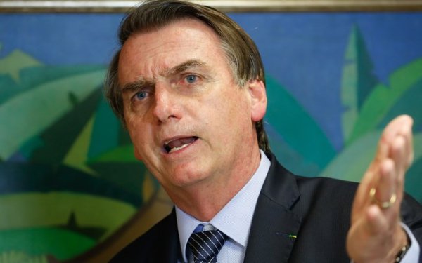 Bolsonaro organiza desemprego de massas e promete privatizar os Correios