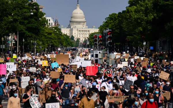 EUA apontam o caminho: é nas ruas a luta contra o racismo e descaso capitalista na pandemia