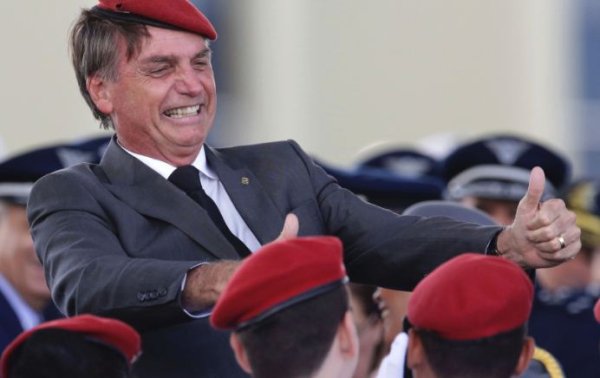 No país da terceirização e até trabalho escravo, Bolsonaro diz que ''ser patrão é horrível'' pois lucra-se pouco