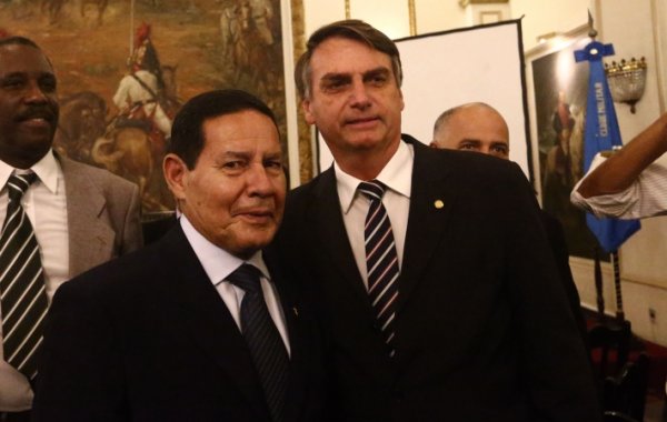 Acabar com aposentadoria é primeira prioridade para Bolsonaro e Mourão