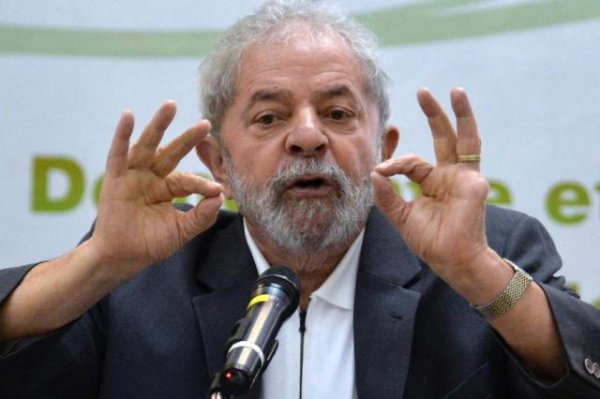 Lula sinaliza assumir a liderança do PT