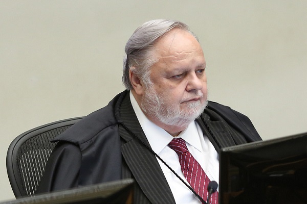 Quem é Felix Fischer, relator do habeas corpus de Lula no STJ?
