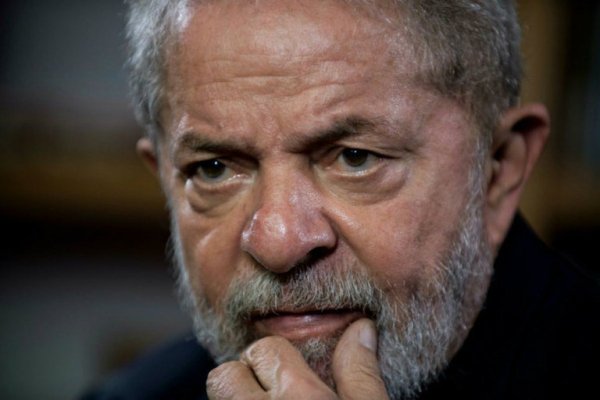 Juíza decide arbitrariamente que Lula está "inelegível" e nega direito a entrevista ao UOL