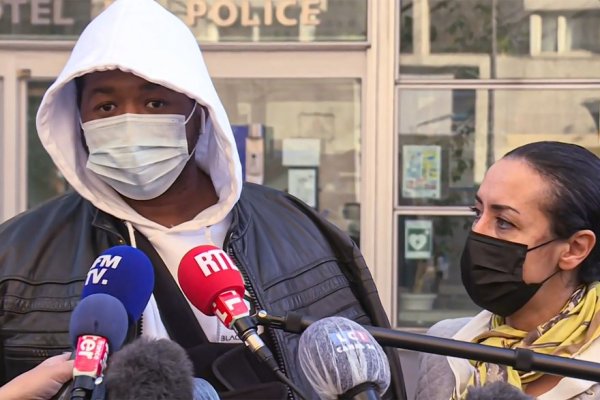 Polícia de Macron espancou um produtor musical negro e é denunciada por vídeo brutal