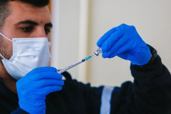 Israel impede a entrada de primeiras vacinas para palestinos na Faixa de Gaza