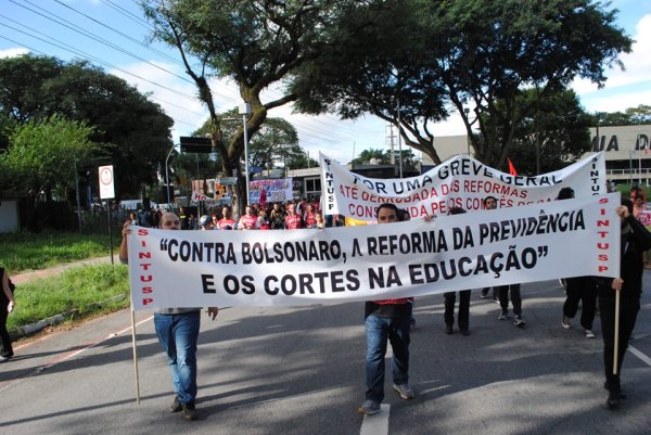 Trabalhadores da USP aprovam adesão ao 14J contra a reforma da previdência e os cortes na educação