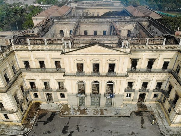 Não bastou a negligência, Museu Nacional que sofreu incêndio tem corte de 12 milhões pelo MEC
