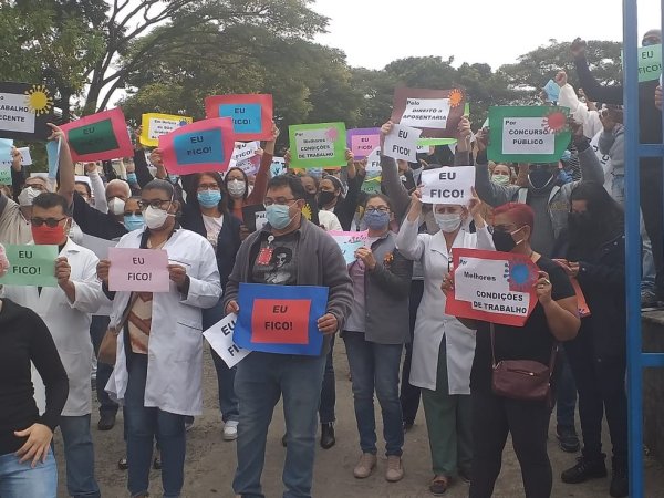 Trabalhadores de hospital na zona leste de SP protestam contra desmonte da unidade em plena pandemia